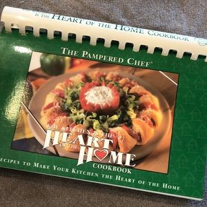 NWOT! 😋 PAMPERED CHEF COOKBOOK “THE KITCHEN IS THE HEART OF THE HOME”